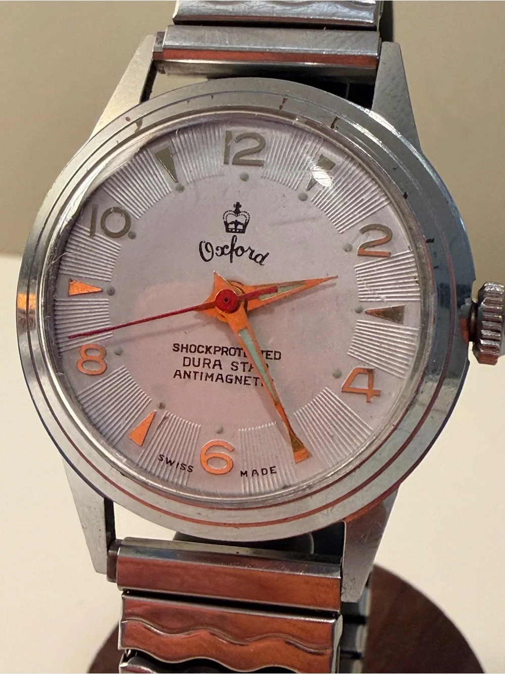 Vintage Swiss Oxford Men’s Watch – Stainless Steel Stretch Bracelet, 32mm